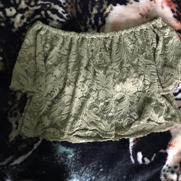 Lace crop top - Picture 1 of 3